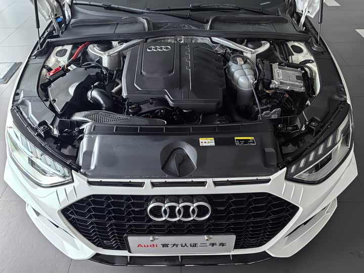 Фото 6 - Audi A4L