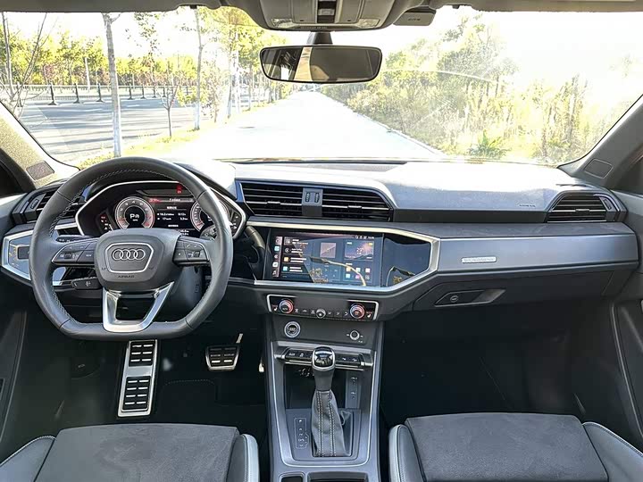 Фото 13 - Audi Q3