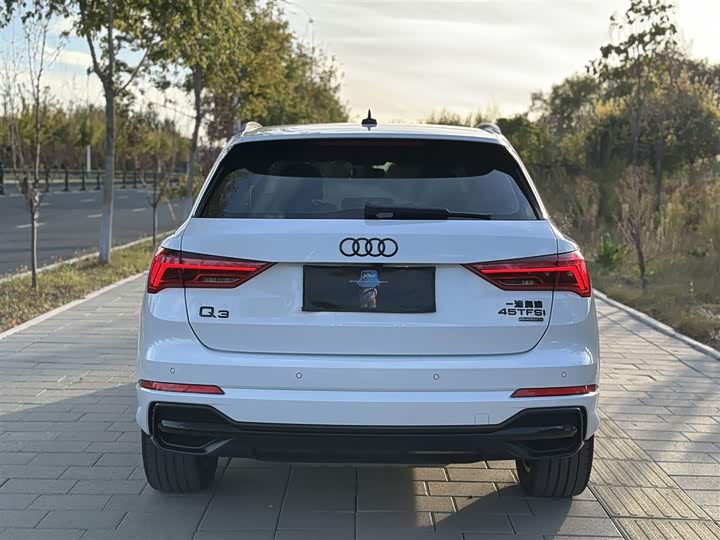 Фото 9 - Audi Q3