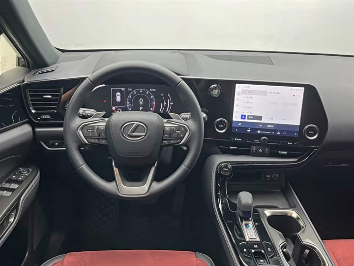 Фото 20 - Lexus NX
