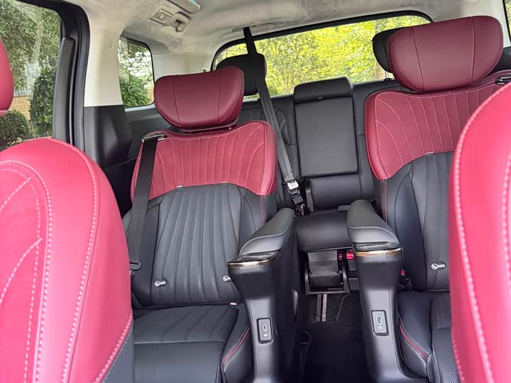 Фото 10 - GAC Trumpchi E9