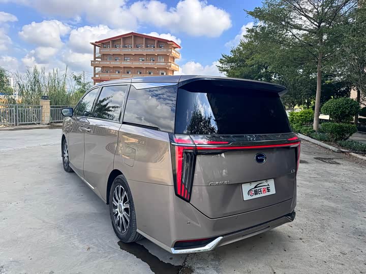 Фото 11 - GAC Trumpchi E9