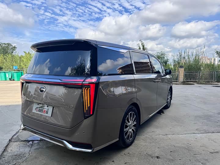 Фото 13 - GAC Trumpchi E9