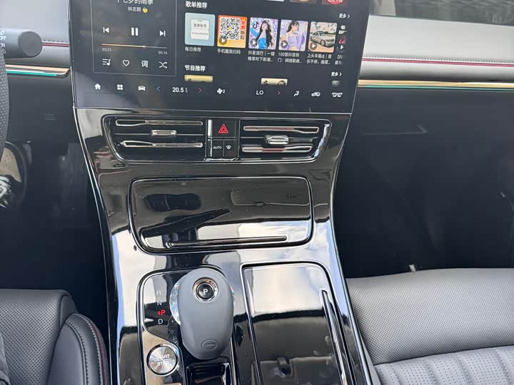 Фото 9 - GAC Trumpchi E9