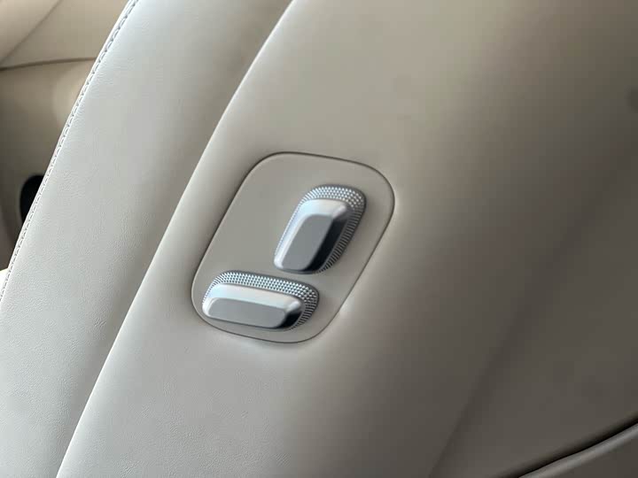 Фото 18 - Luxeed R7