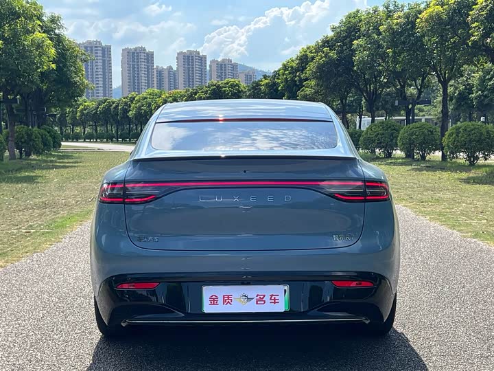 Фото 21 - Luxeed R7