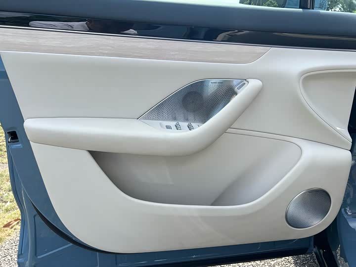 Фото 8 - Luxeed R7