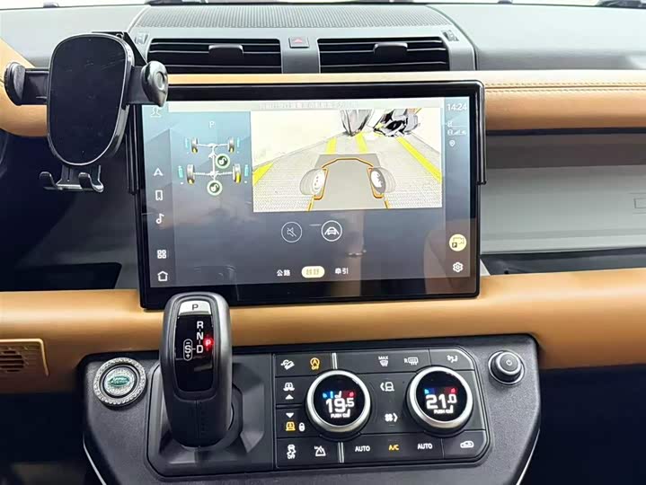 Фото 12 - Land Rover Defender