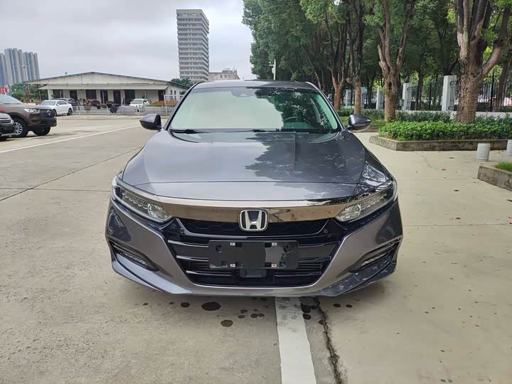 Фото 1 - Honda Accord