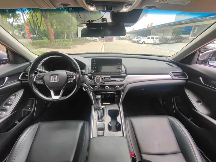 Фото 5 - Honda Accord