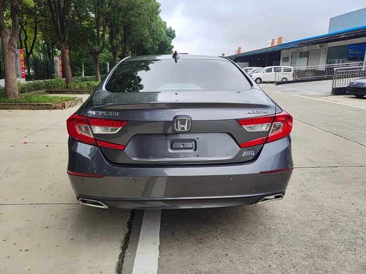 Фото 9 - Honda Accord