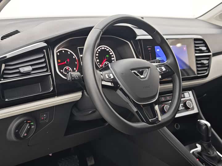 Фото 15 - Jetta VS7