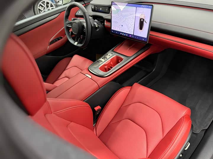 Фото 10 - Xiaomi SU7