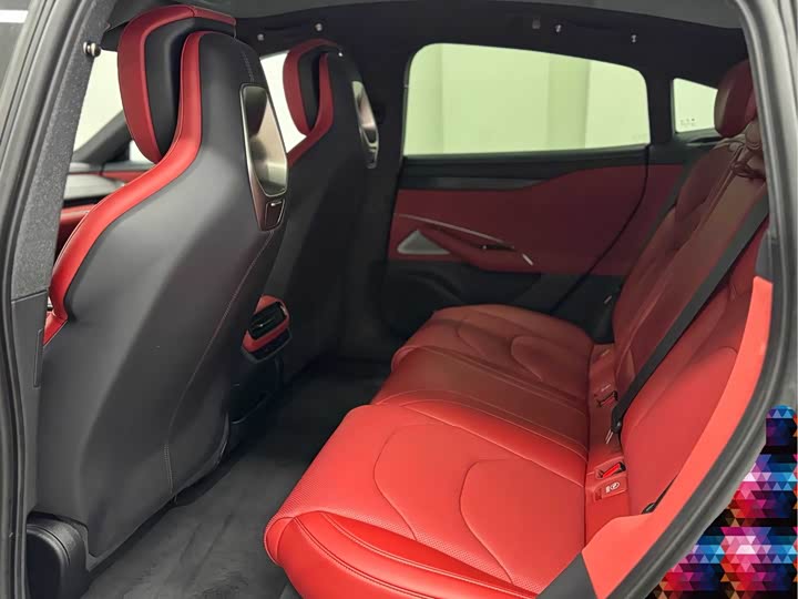 Фото 13 - Xiaomi SU7