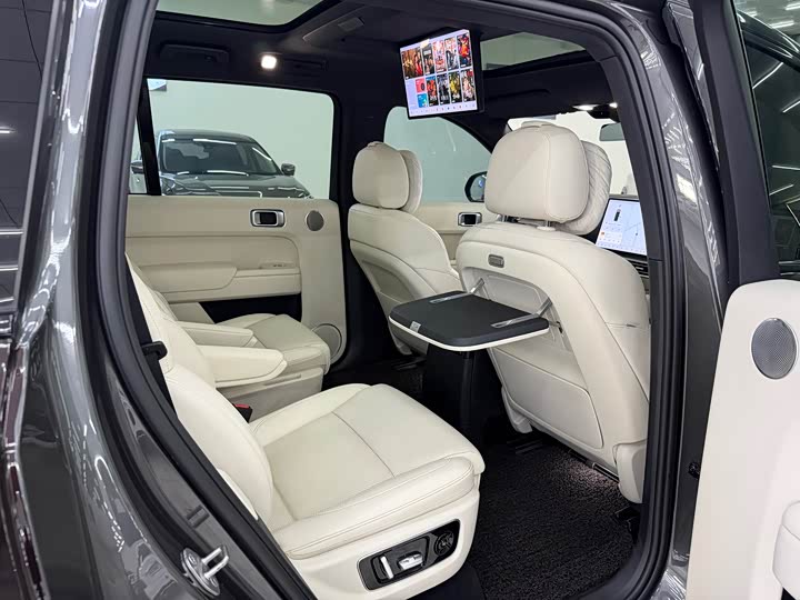 Фото 11 - LiXiang L9