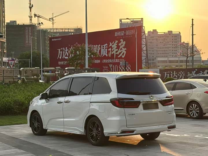 Фото 4 - Honda Odyssey