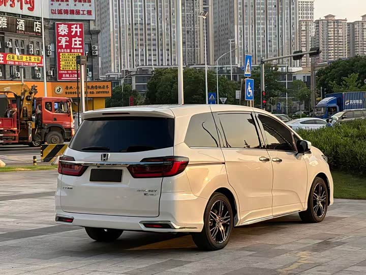 Фото 6 - Honda Odyssey