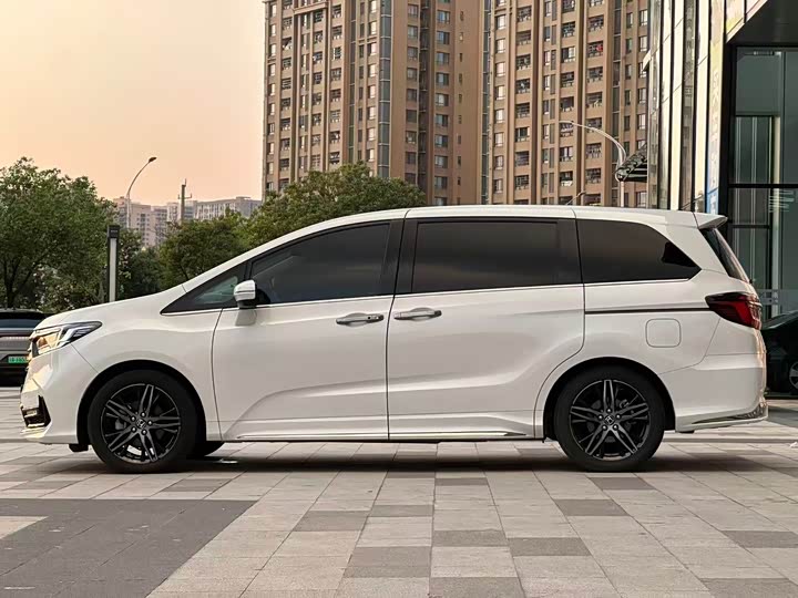 Фото 7 - Honda Odyssey