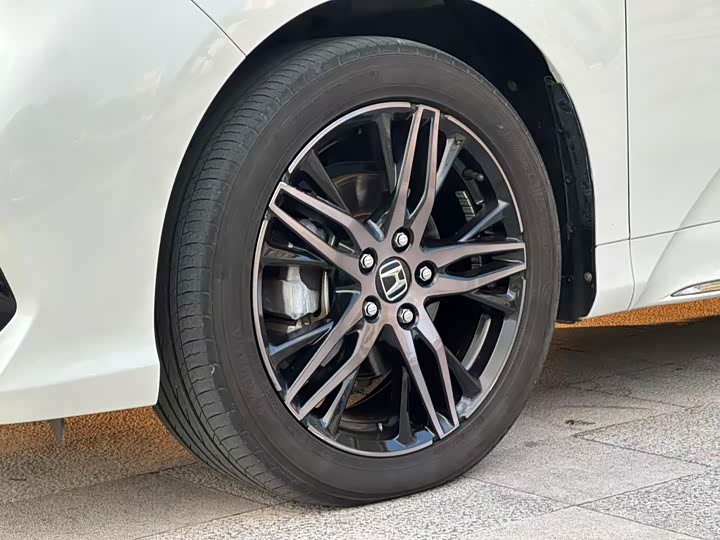 Фото 8 - Honda Odyssey