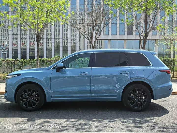 Фото 2 - LiXiang One