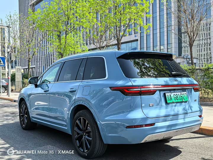 Фото 3 - LiXiang One