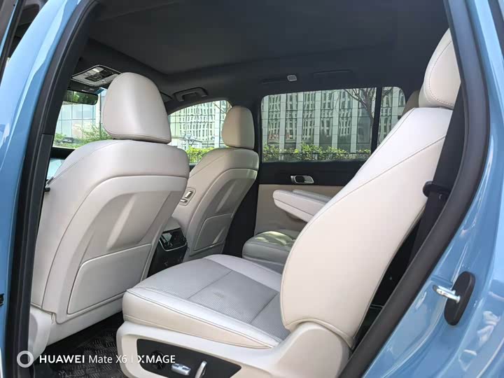 Фото 6 - LiXiang One