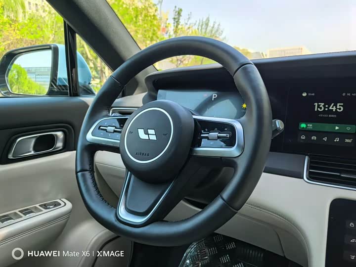 Фото 7 - LiXiang One