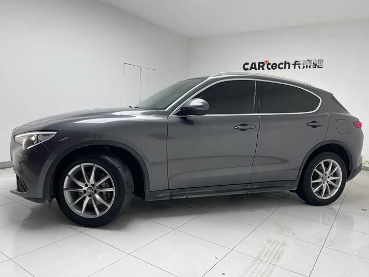 Фото 2 - Alfa Romeo Stelvio