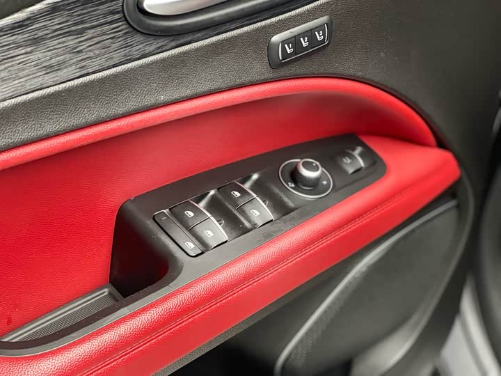 Фото 29 - Alfa Romeo Stelvio