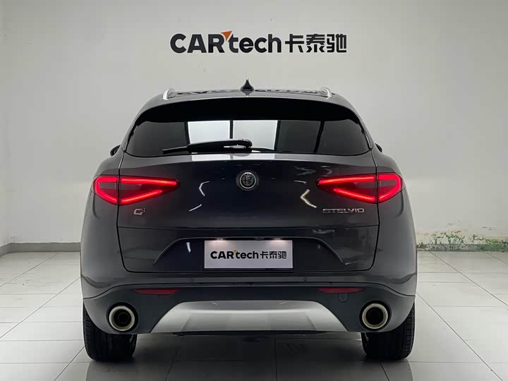 Фото 38 - Alfa Romeo Stelvio