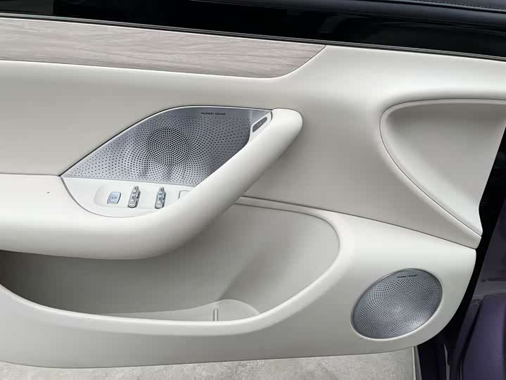 Фото 3 - Luxeed S7