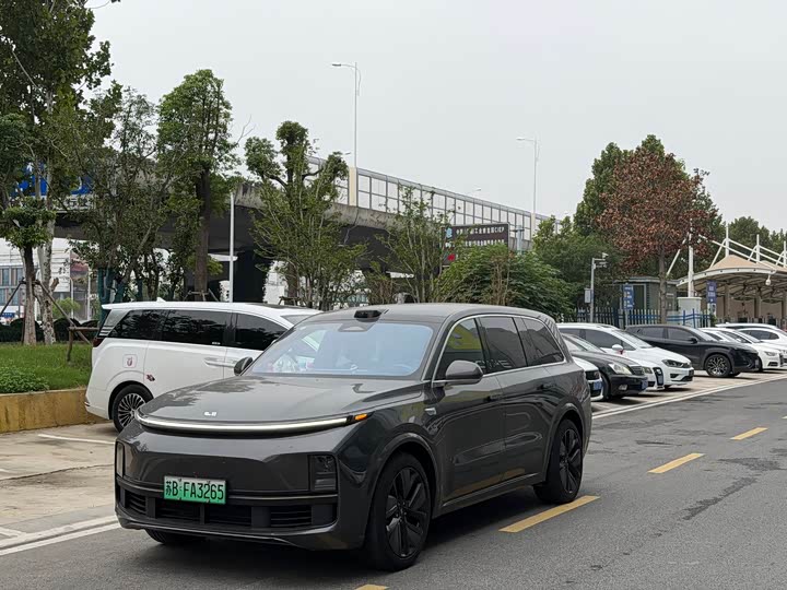 Фото 1 - LiXiang L9