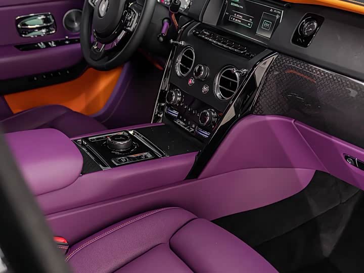 Фото 10 - Rolls-Royce Cullinan