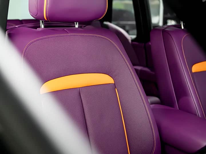 Фото 11 - Rolls-Royce Cullinan