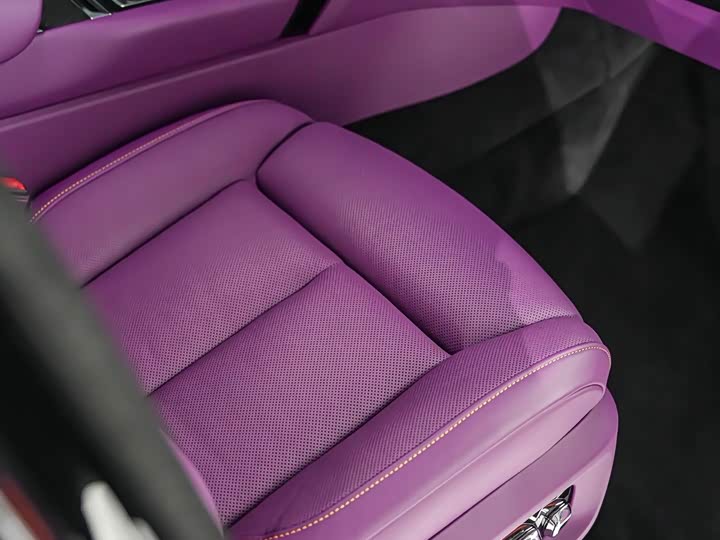 Фото 15 - Rolls-Royce Cullinan