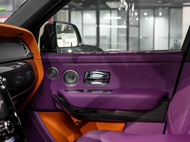 Фото 17 - Rolls-Royce Cullinan