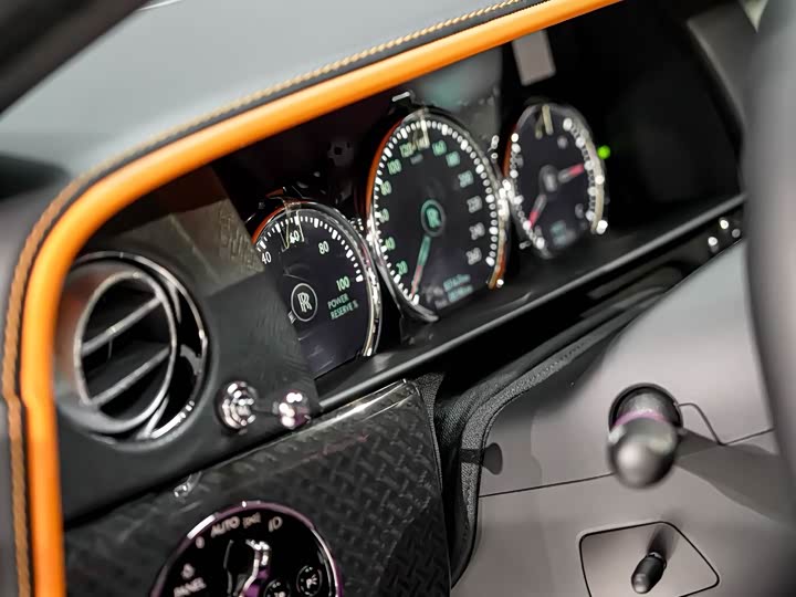 Фото 22 - Rolls-Royce Cullinan