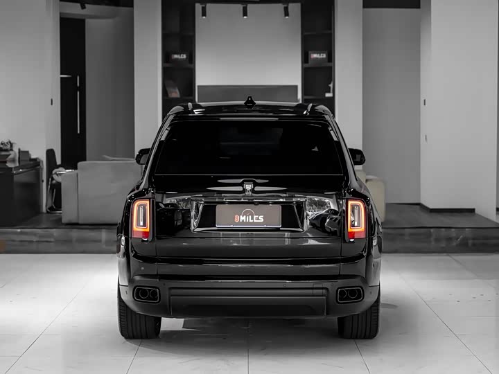 Фото 3 - Rolls-Royce Cullinan