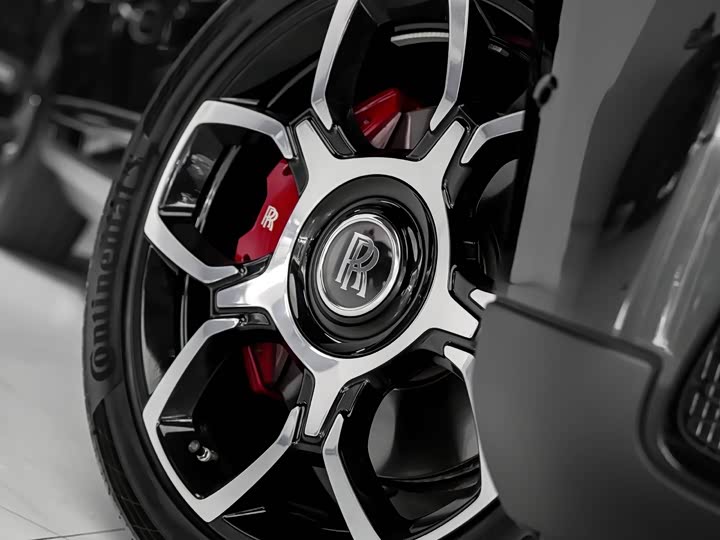 Фото 6 - Rolls-Royce Cullinan