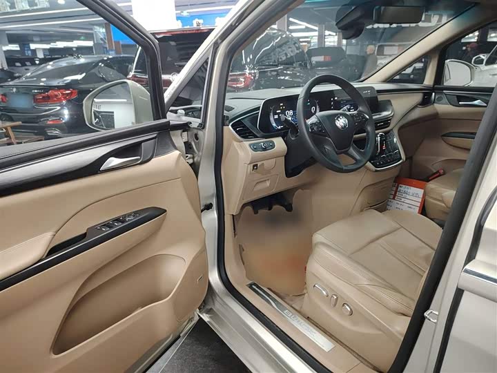 Фото 16 - Buick GL8 ES