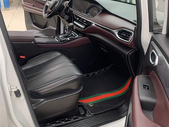 Фото 12 - GAC Trumpchi M6