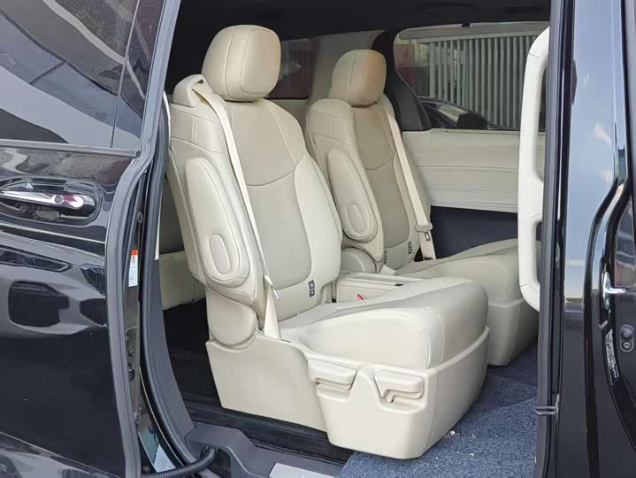 Фото 7 - Toyota Granvia