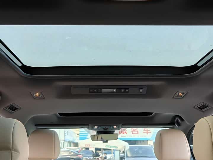 Фото 9 - Toyota Granvia