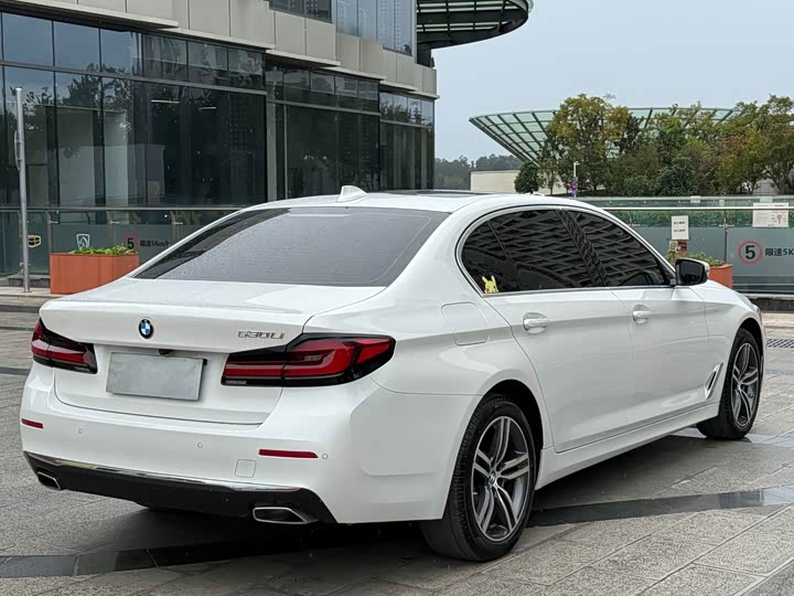 Фото 6 - BMW 5 Series