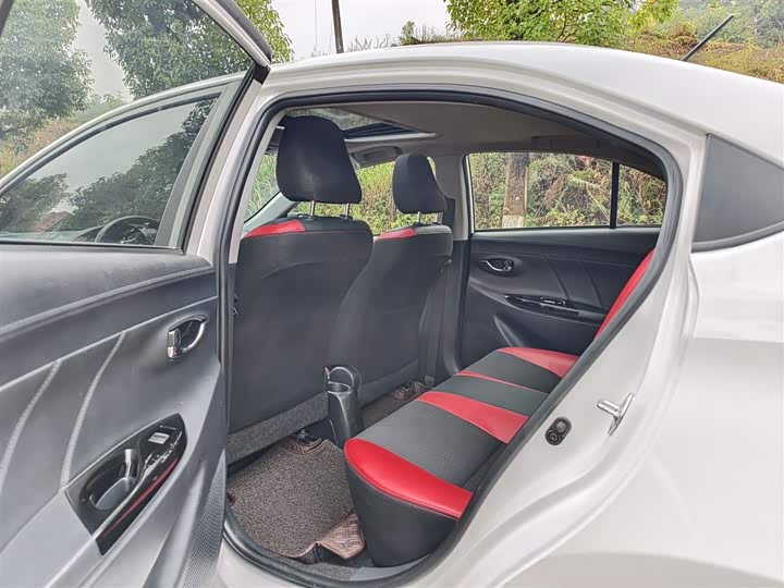 Фото 13 - Toyota Vios