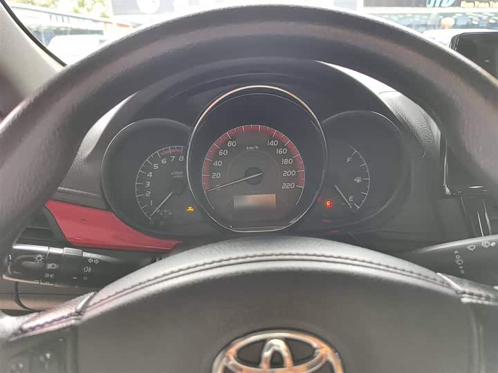 Фото 3 - Toyota Vios