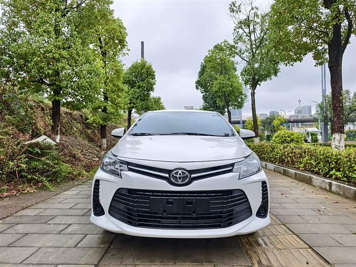 Фото 5 - Toyota Vios