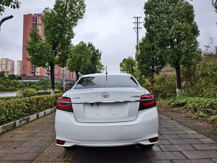 Фото 9 - Toyota Vios