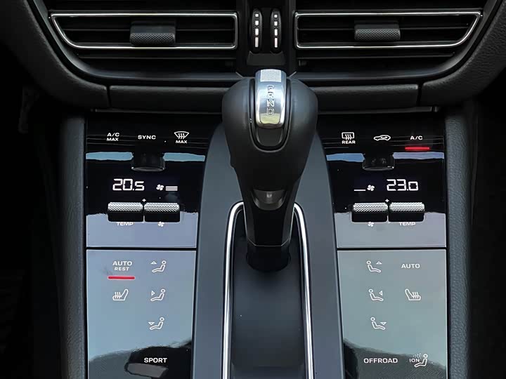 Фото 11 - Porsche Macan