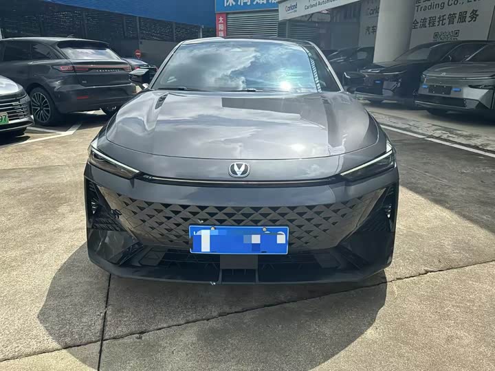 Фото 2 - Changan UNI-V